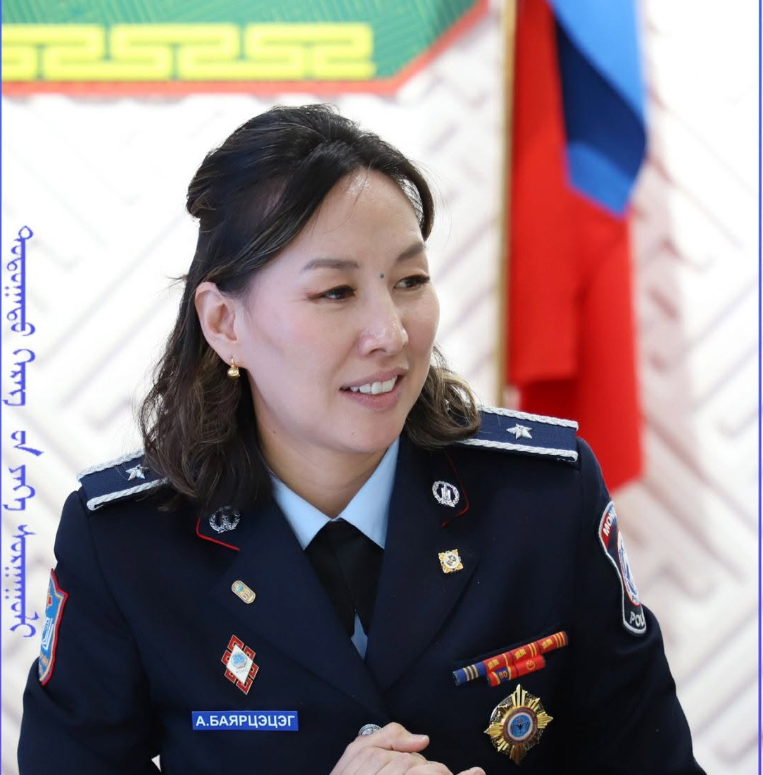 Цагдаагийн хошууч А.Баярцэцэг: Оюутан, сонсогчдоо зөвхөн мэдлэгээр бус ёс зүй, зөв хандлага, бие даан суралцах чадвараар төлөвшүүлэхэд хувь нэмрээ оруулахыг зорьдог